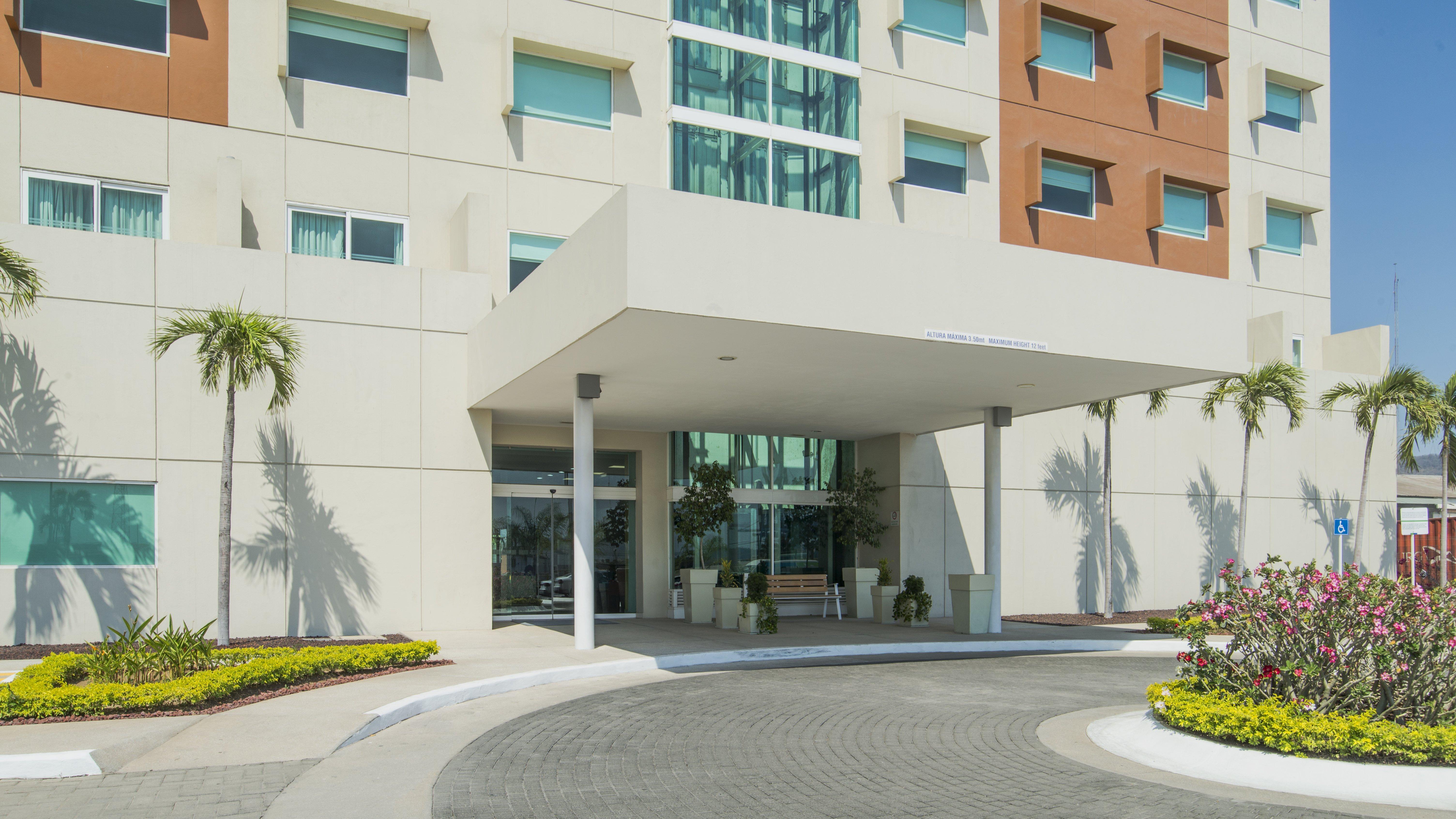Holiday Inn Express Manzanillo By Ihg Экстерьер фото