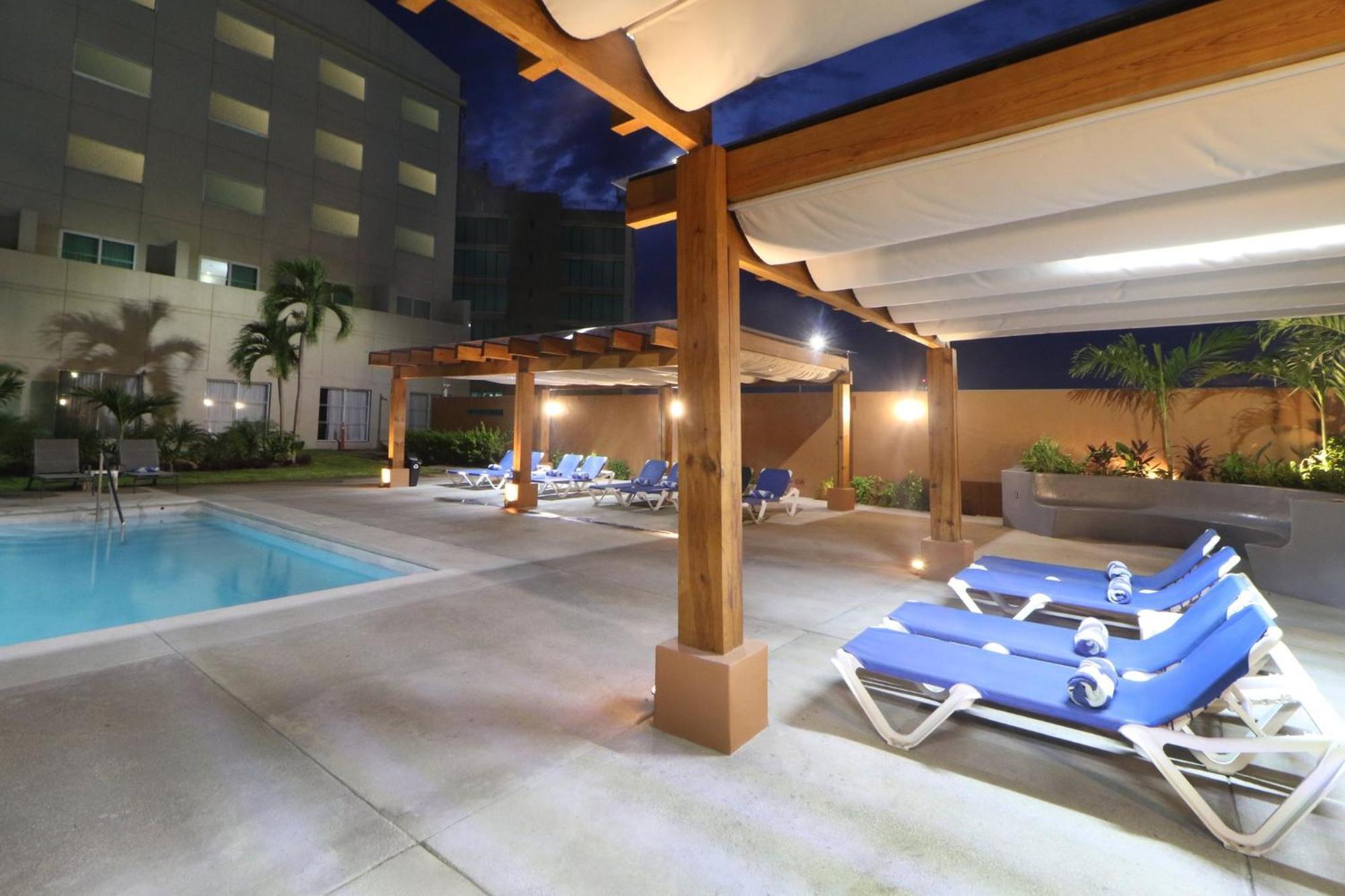 Holiday Inn Express Manzanillo By Ihg Экстерьер фото